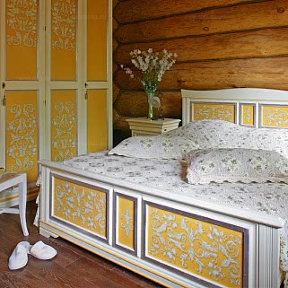 Спальная комната в рубленом русском доме