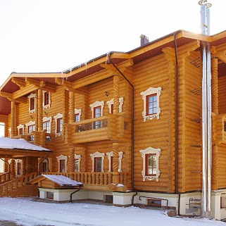 Деревянный рубленый дом в русском стиле